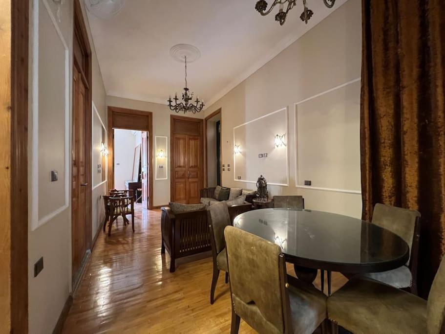 Authentic 3Br Apartment In Downtown, Cairo Exterior foto