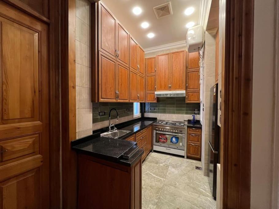 Authentic 3Br Apartment In Downtown, Cairo Exterior foto