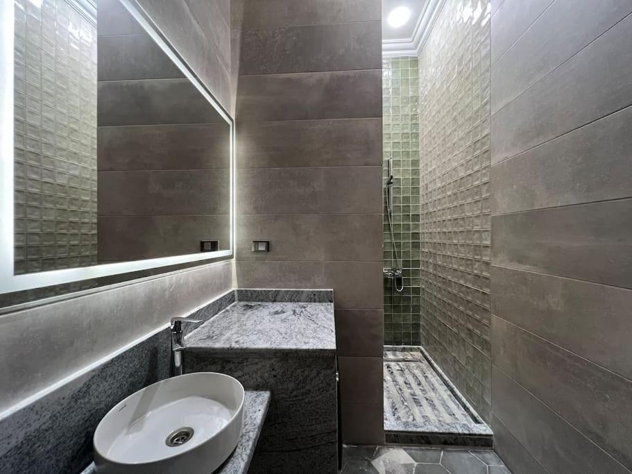 Authentic 3Br Apartment In Downtown, Cairo Exterior foto