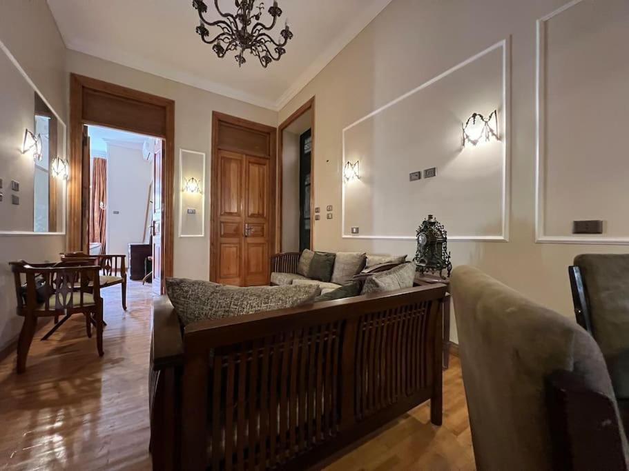 Authentic 3Br Apartment In Downtown, Cairo Exterior foto